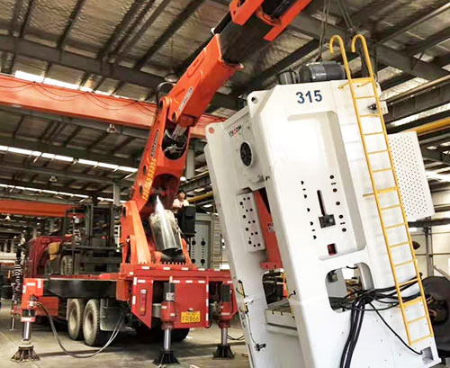 平山县提升工作效率，选择优质折臂吊租赁服务