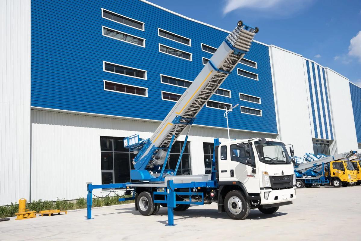 平山县小型云梯车上料车租赁多少钱