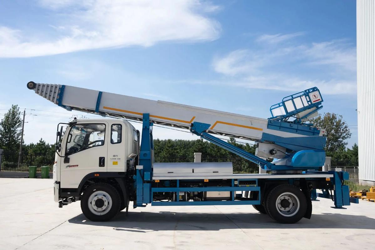 平山县云梯上料车租赁费用