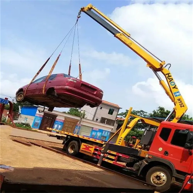 平山县吊车吊汽车的正确方法